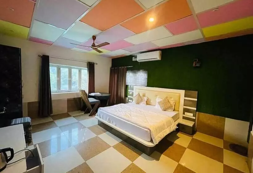 Hotelli Kohinoor And Restaurant