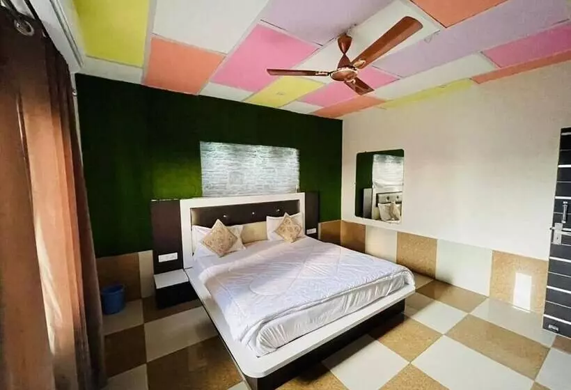 Hotelli Kohinoor And Restaurant