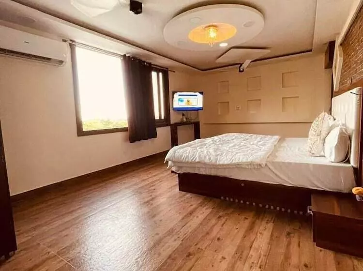 Hotelli Kohinoor And Restaurant