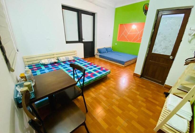 هتل Lion Homestay