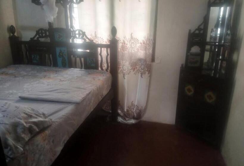 پانسیون Yaye House