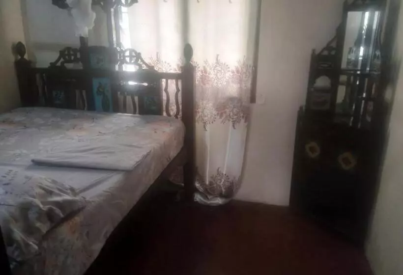 پانسیون Yaye House