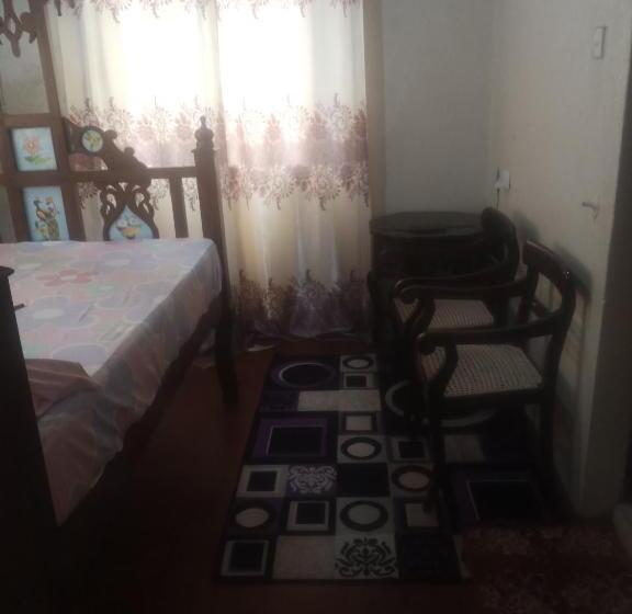 پانسیون Yaye House