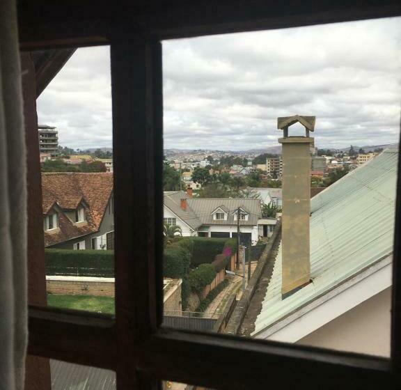 تختخواب و صبحانه Le Fumoir De L  Artisan Guest House