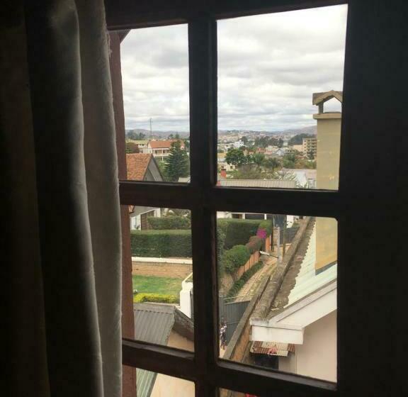 تختخواب و صبحانه Le Fumoir De L  Artisan Guest House