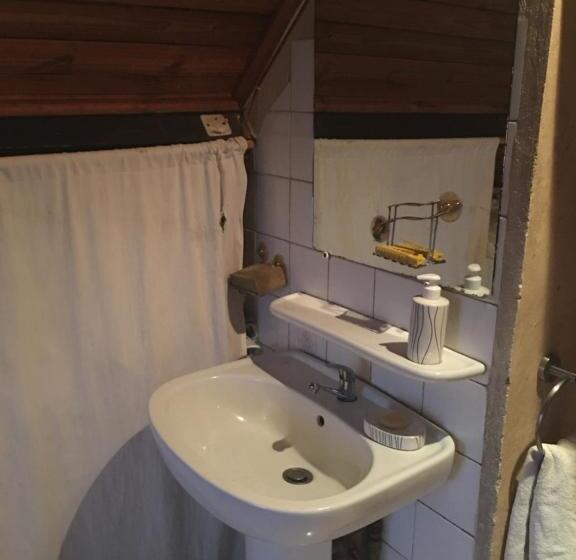 تختخواب و صبحانه Le Fumoir De L  Artisan Guest House