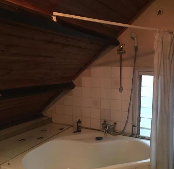 تختخواب و صبحانه Le Fumoir De L  Artisan Guest House