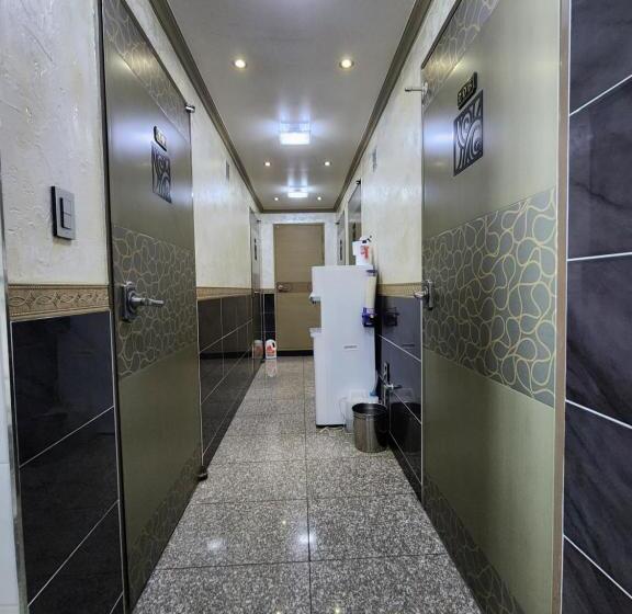 فندق على الطريق E Comfy