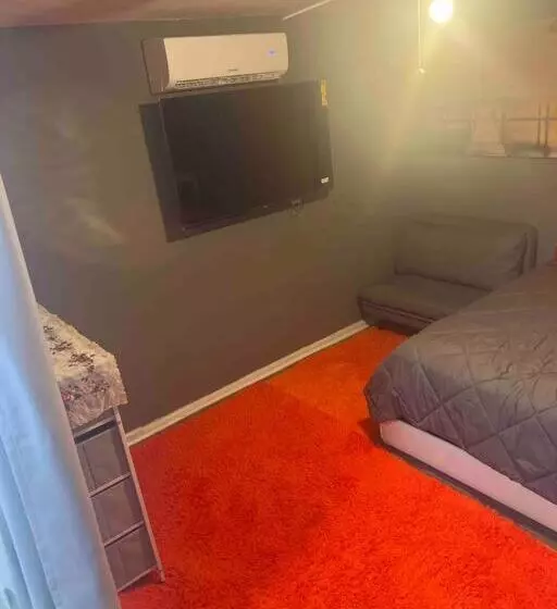 ペンション Backyard Guesthouse
