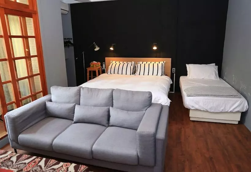 Formosa Backpackers Hostel & Apartment（青年民宿）