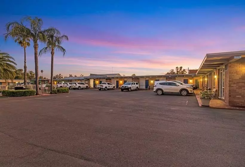 Plainsman Motel