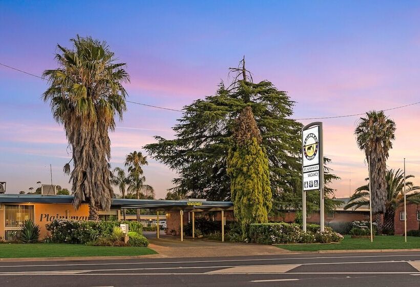 Plainsman Motel