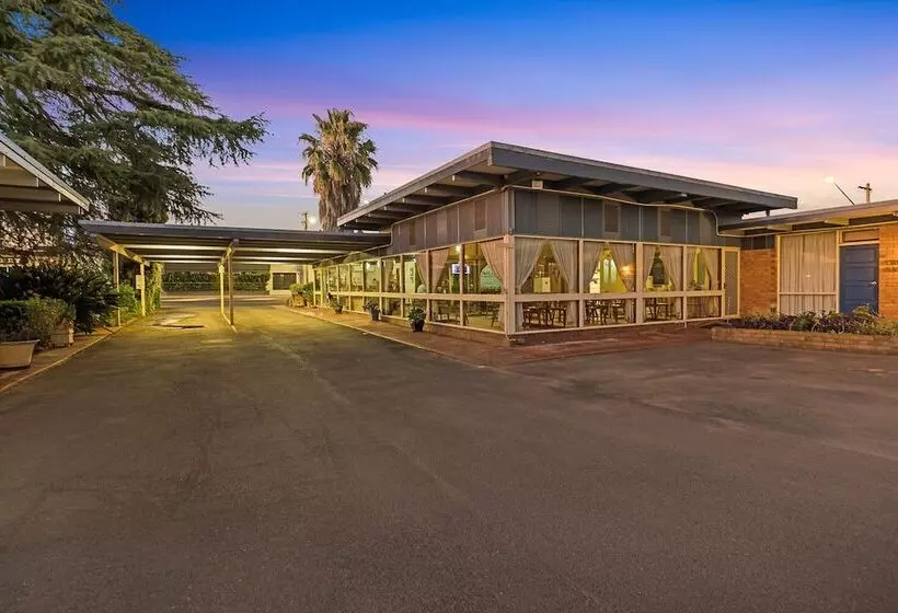 Plainsman Motel