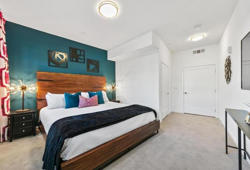 Fairfax District Chic City Oasis 2 Br Apt With Den 136