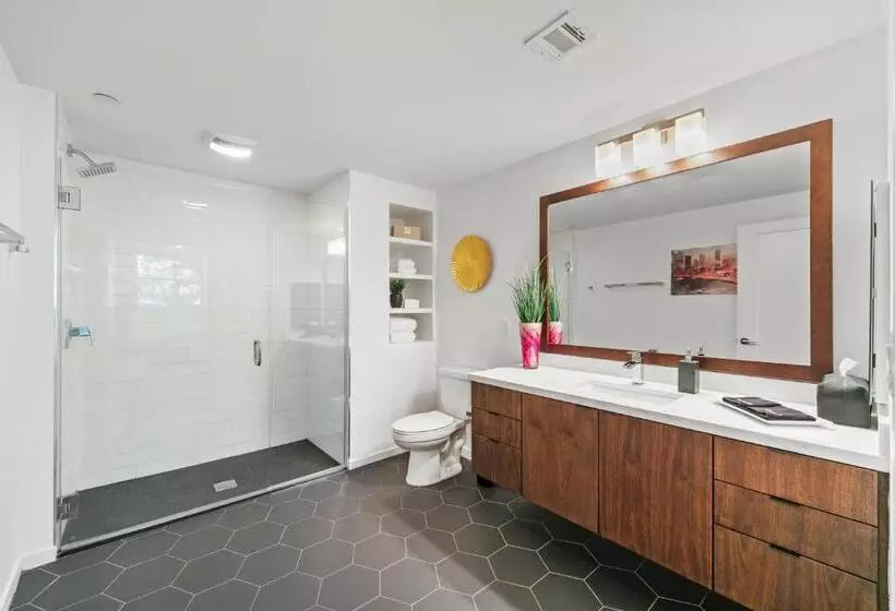 Fairfax District Chic City Oasis 2 Br Apt With Den 136