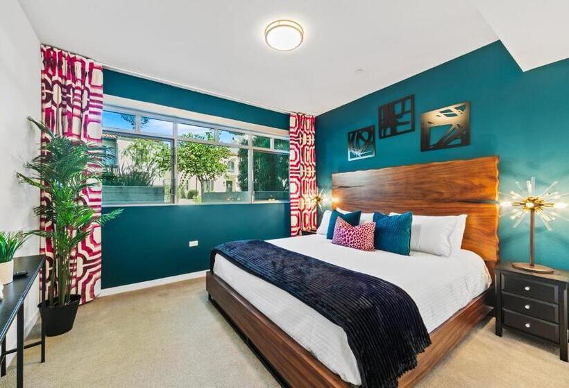 Fairfax District Chic City Oasis 2 Br Apt With Den 136