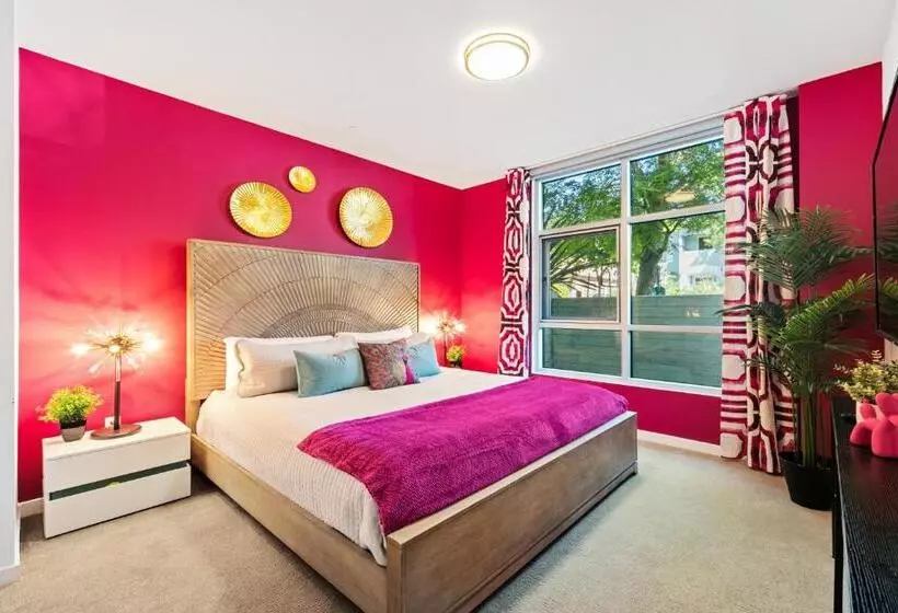 Fairfax District Chic City Oasis 2 Br Apt With Den 136