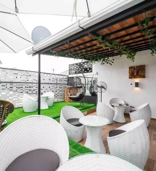هتل An6ix Apartment
