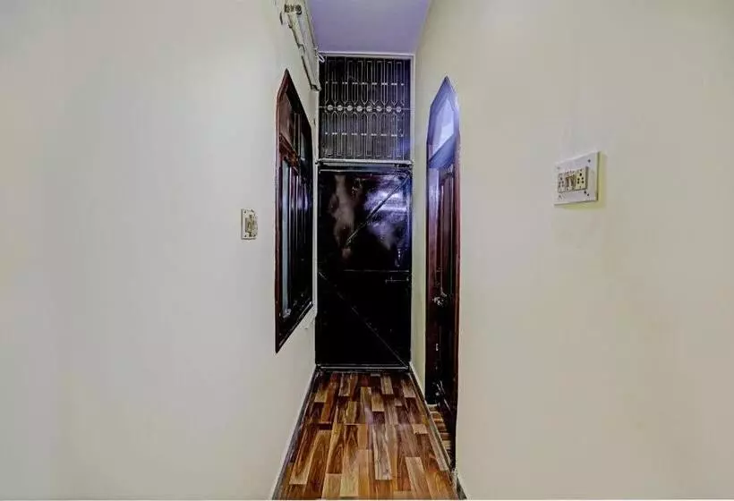 Hotelli Collection O Saket Villa