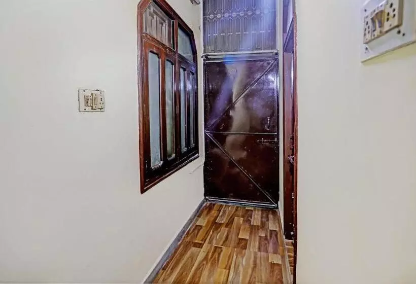 Hotelli Collection O Saket Villa