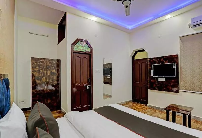 Hotelli Collection O Saket Villa