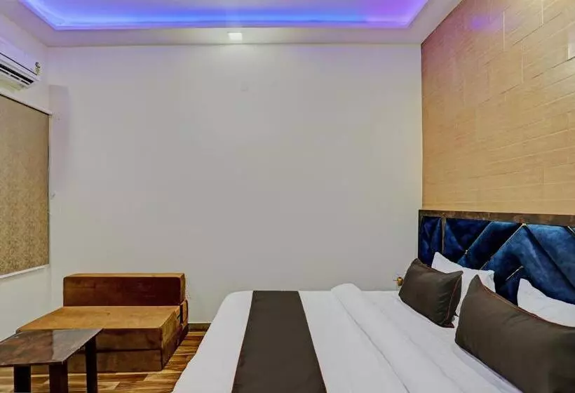 Hotelli Collection O Saket Villa
