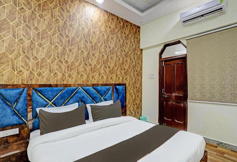 هتل Collection O Saket Villa