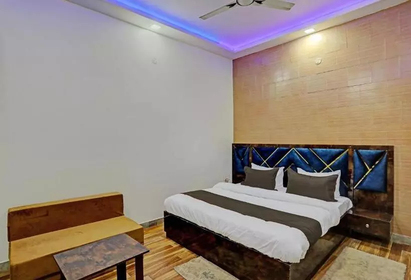 Hotelli Collection O Saket Villa