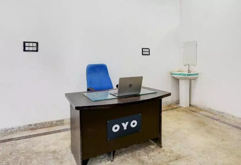 ホテル Oyo Raj Mahal