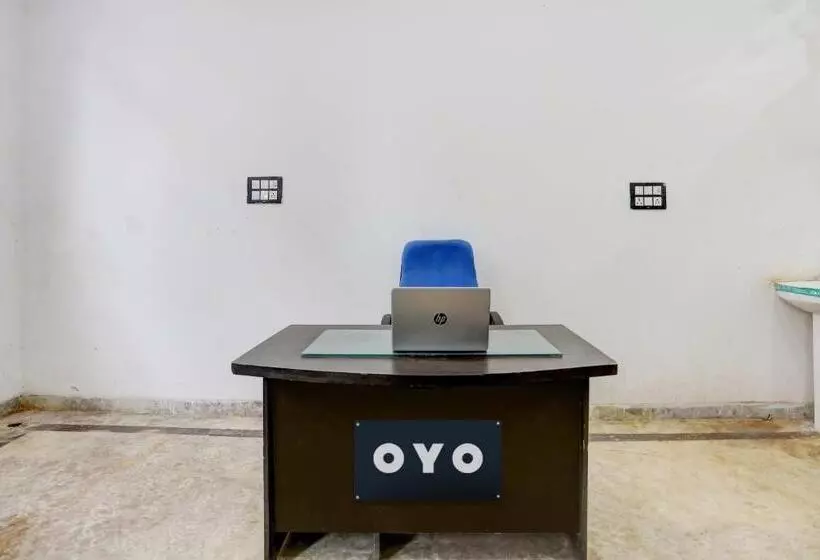 ホテル Oyo Raj Mahal