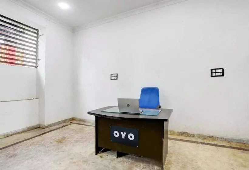 ホテル Oyo Raj Mahal