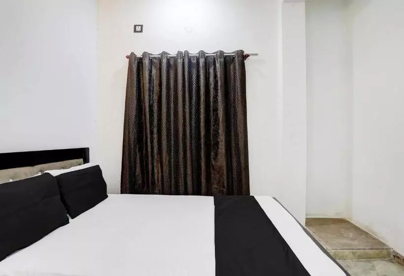 ホテル Oyo Raj Mahal
