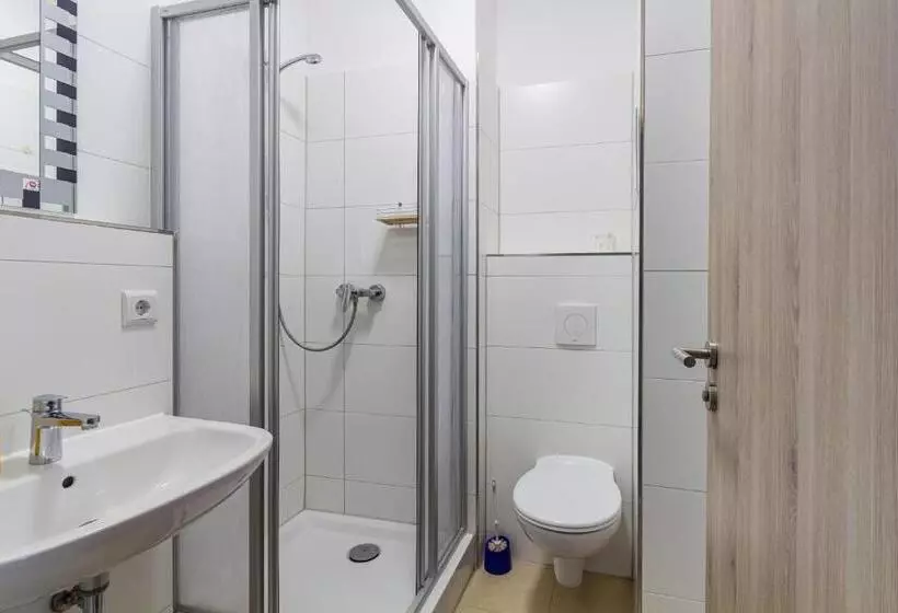 Pension Für Monteure In Leipzig