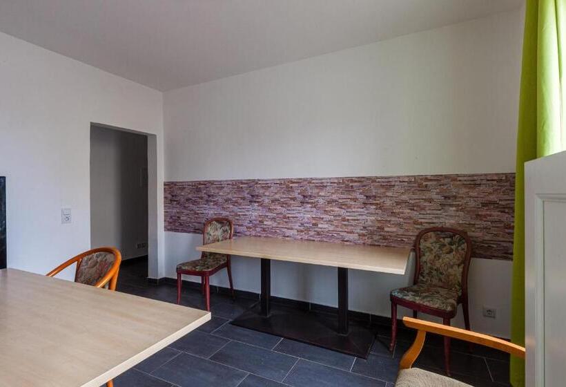 Pension Für Monteure In Leipzig