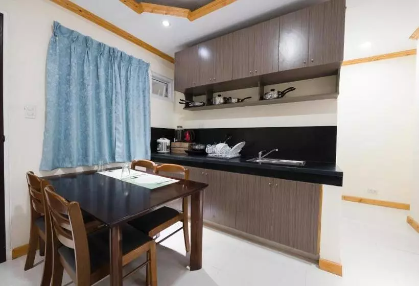 2 Bedroom Unit With Breakfast For 2pax