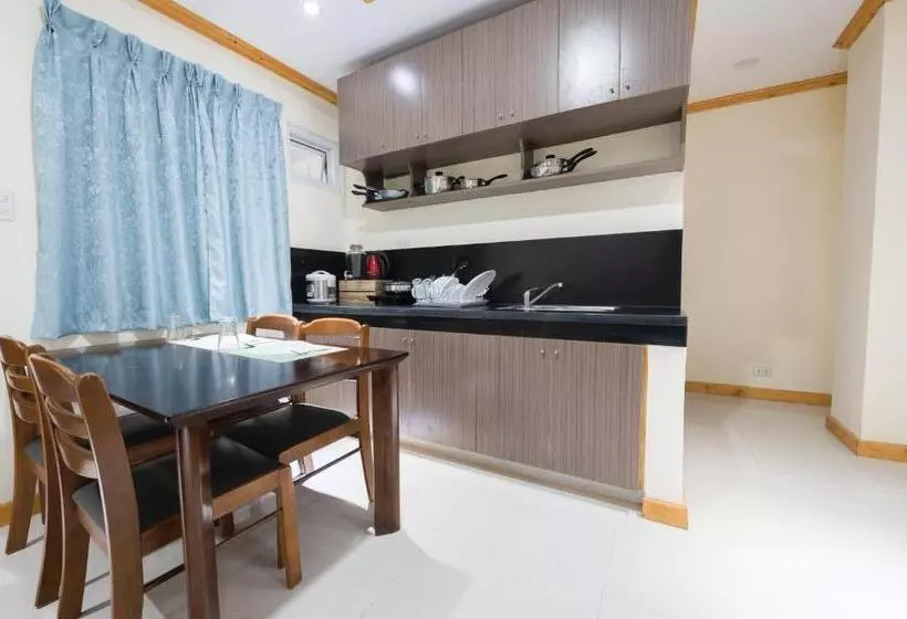 2 Bedroom Unit With Breakfast For 2pax