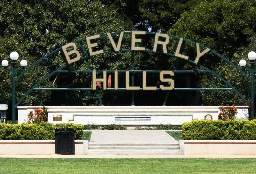تختخواب و صبحانه Studio City Contemporary Villa With Pool Sleeps 10
