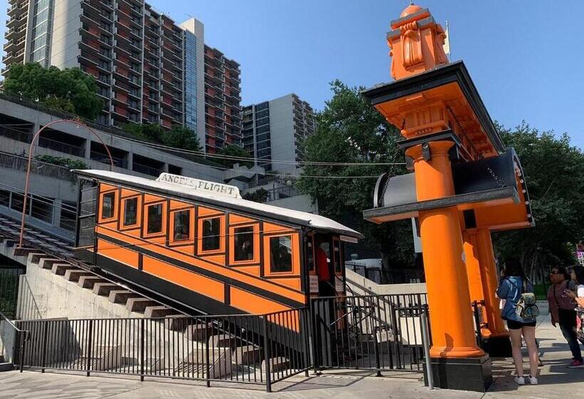 צימר Studio City Contemporary Villa With Pool Sleeps 10