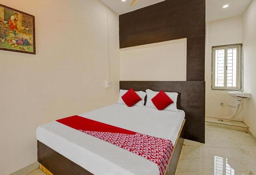 هتل Oyo Flagship The Ashoka Boarding And Lodging