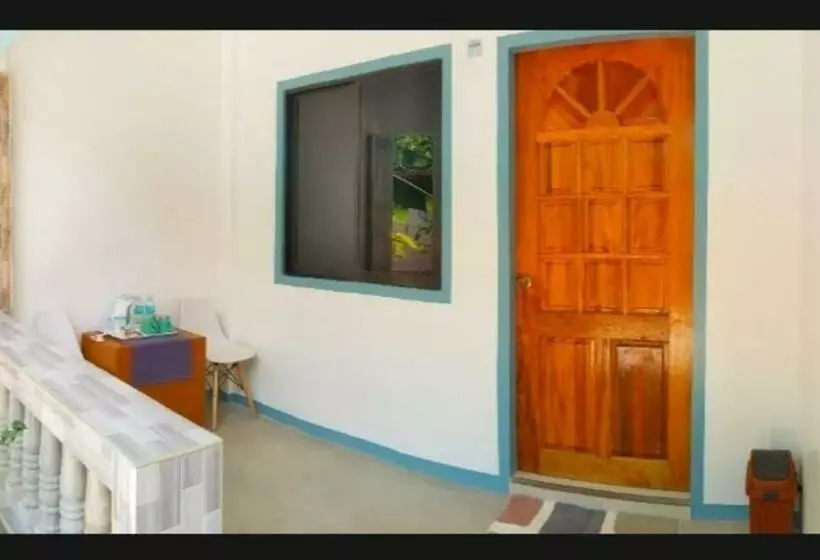 ペンション Elen Inn   Malapascua Island Non Aircondition1