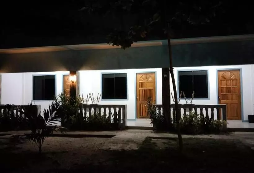 ペンション Elen Inn   Malapascua Island Non Aircondition1