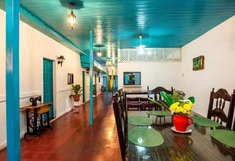 هاستل Hostal Victoria
