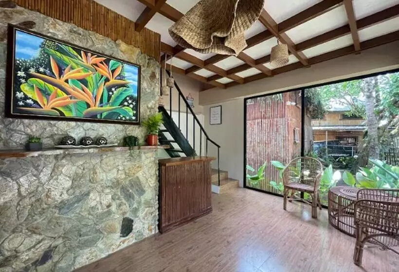 ホテル Camotes Lake House