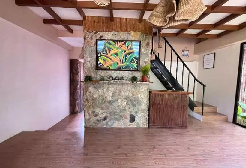 ホテル Camotes Lake House