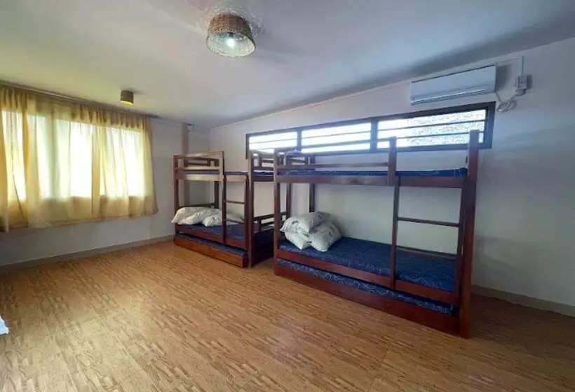 ホテル Camotes Lake House
