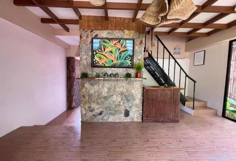 ホテル Camotes Lake House