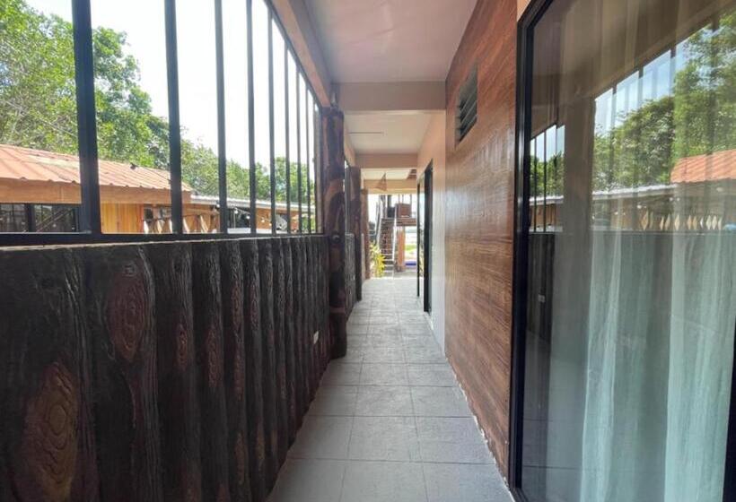 호텔 Camotes Lake House