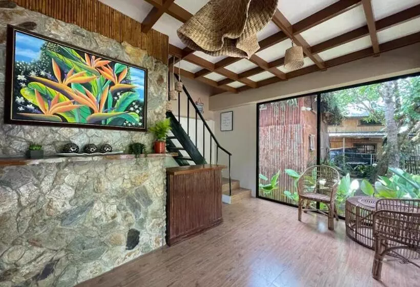 ホテル Camotes Lake House