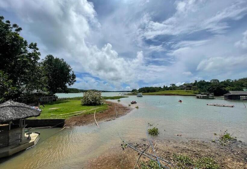 호텔 Camotes Lake House