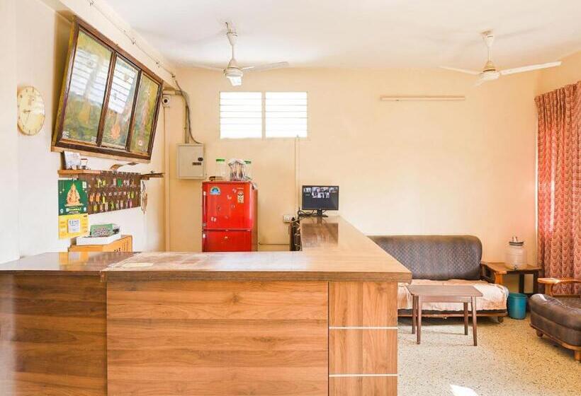 Hotelli Oyo Flagship A K Residency